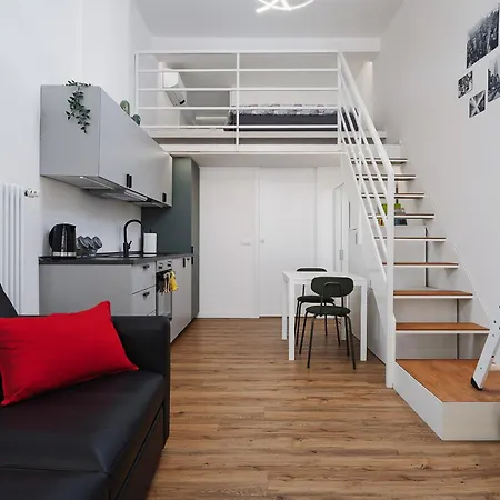 New - Loft 4 Pax - 50m From Metro - Private Entry Casa vacanze *