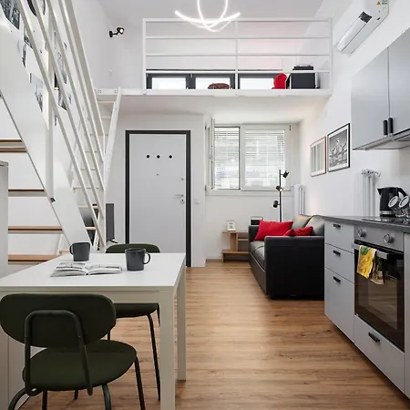 New - Loft 4 Pax - 50m From Metro - Private Entry * Milano